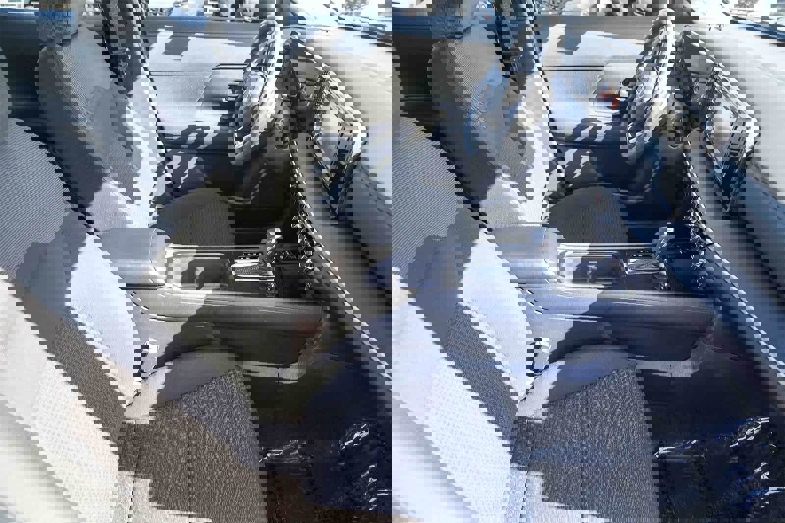 Used 2025 Nissan Kicks S w/ Charging Package image 15