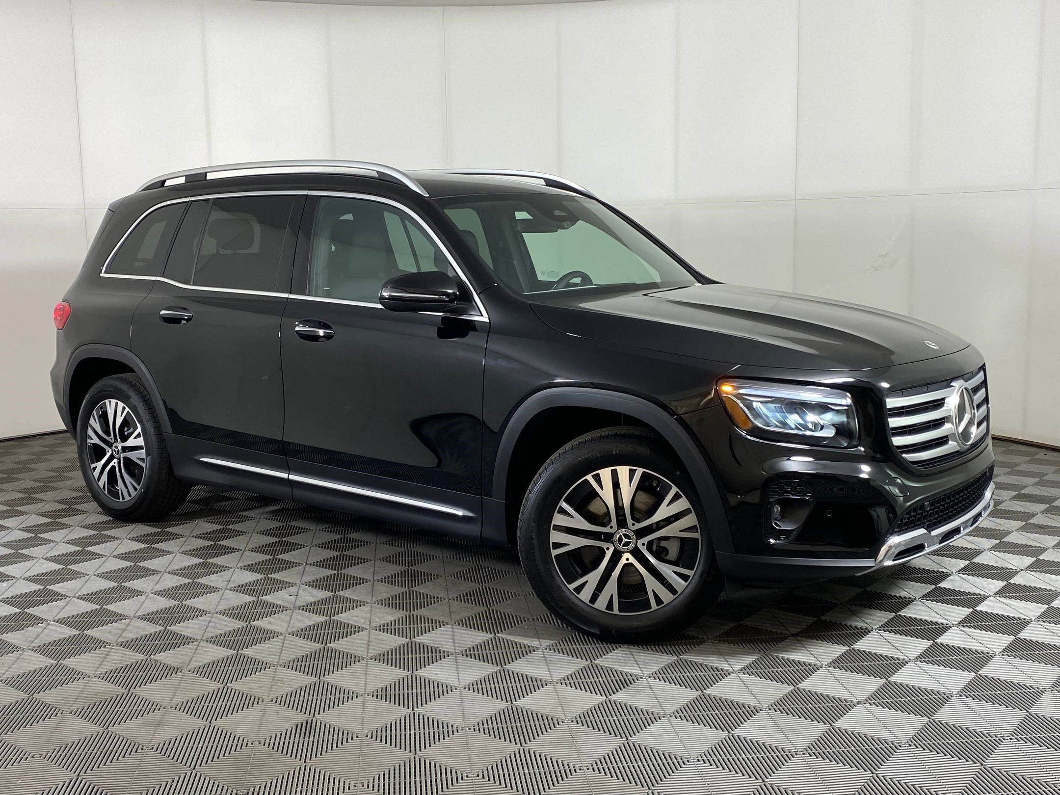 New 2025 Mercedes-Benz GLB 250 4MATIC image 6