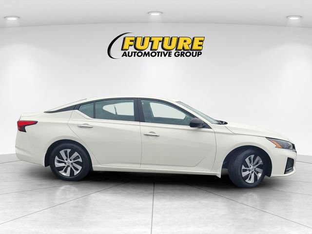 Certified 2025 Nissan Altima 2.5 S FWD image 3