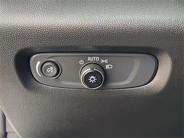 Used 2022 Chevrolet Traverse LT w/ LT Premium Package image 21