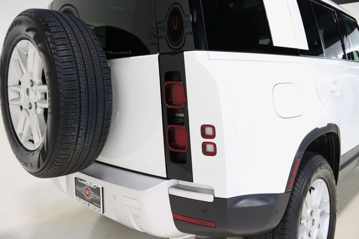 Used 2025 Land Rover Defender 110 S AWD/4WD image 11