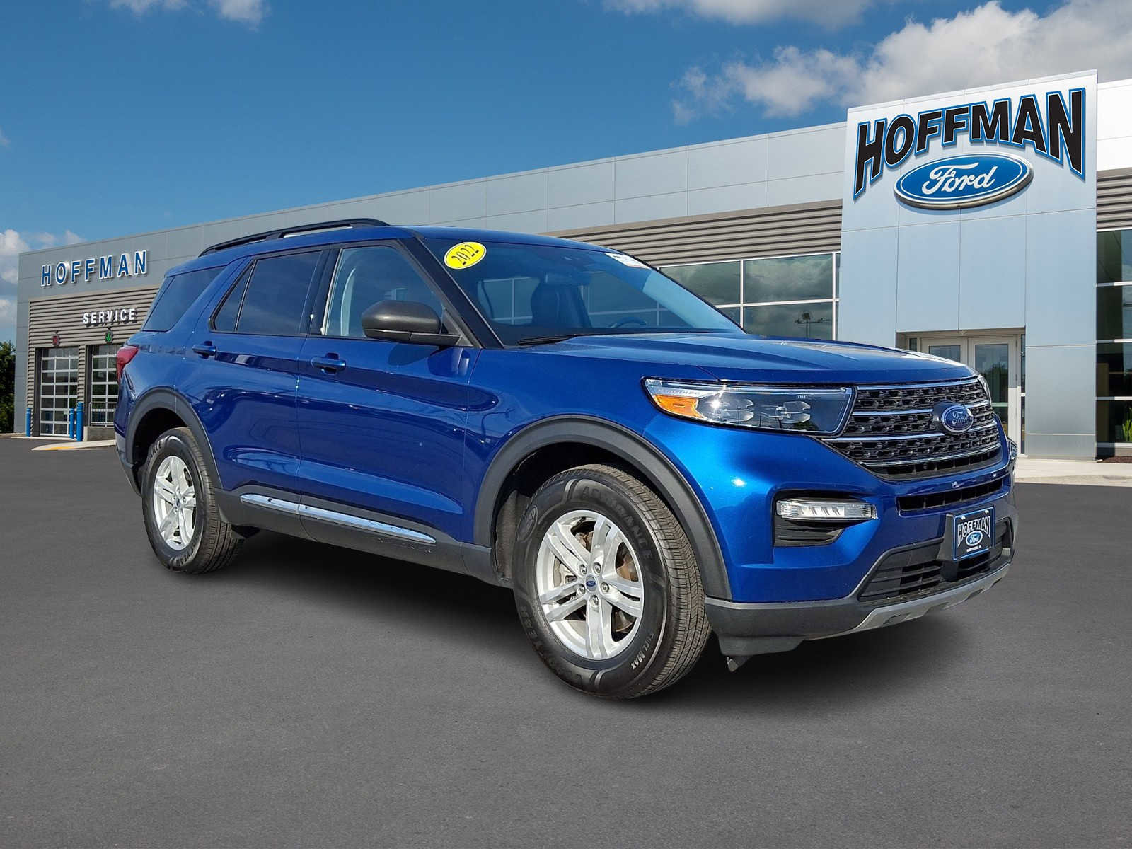 Certified 2022 Ford Explorer XLT w/ Equipment Group 202A AWD/4WD image 1