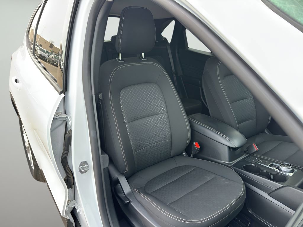Used 2025 Ford Escape Active image 27