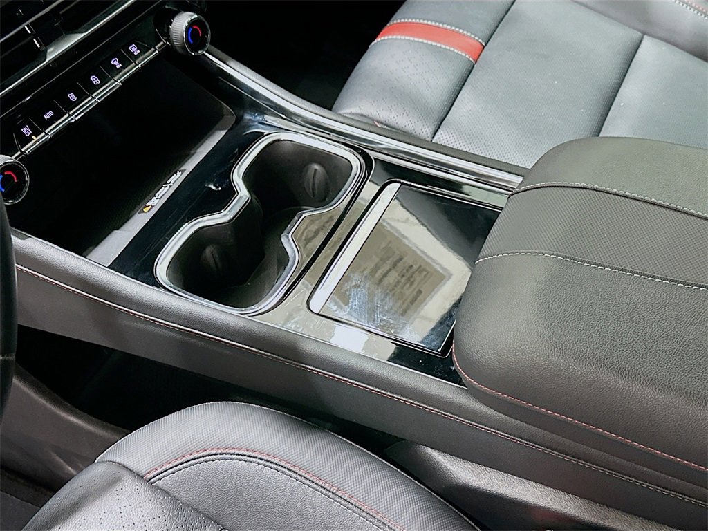 Used 2024 Chevrolet Traverse RS image 17