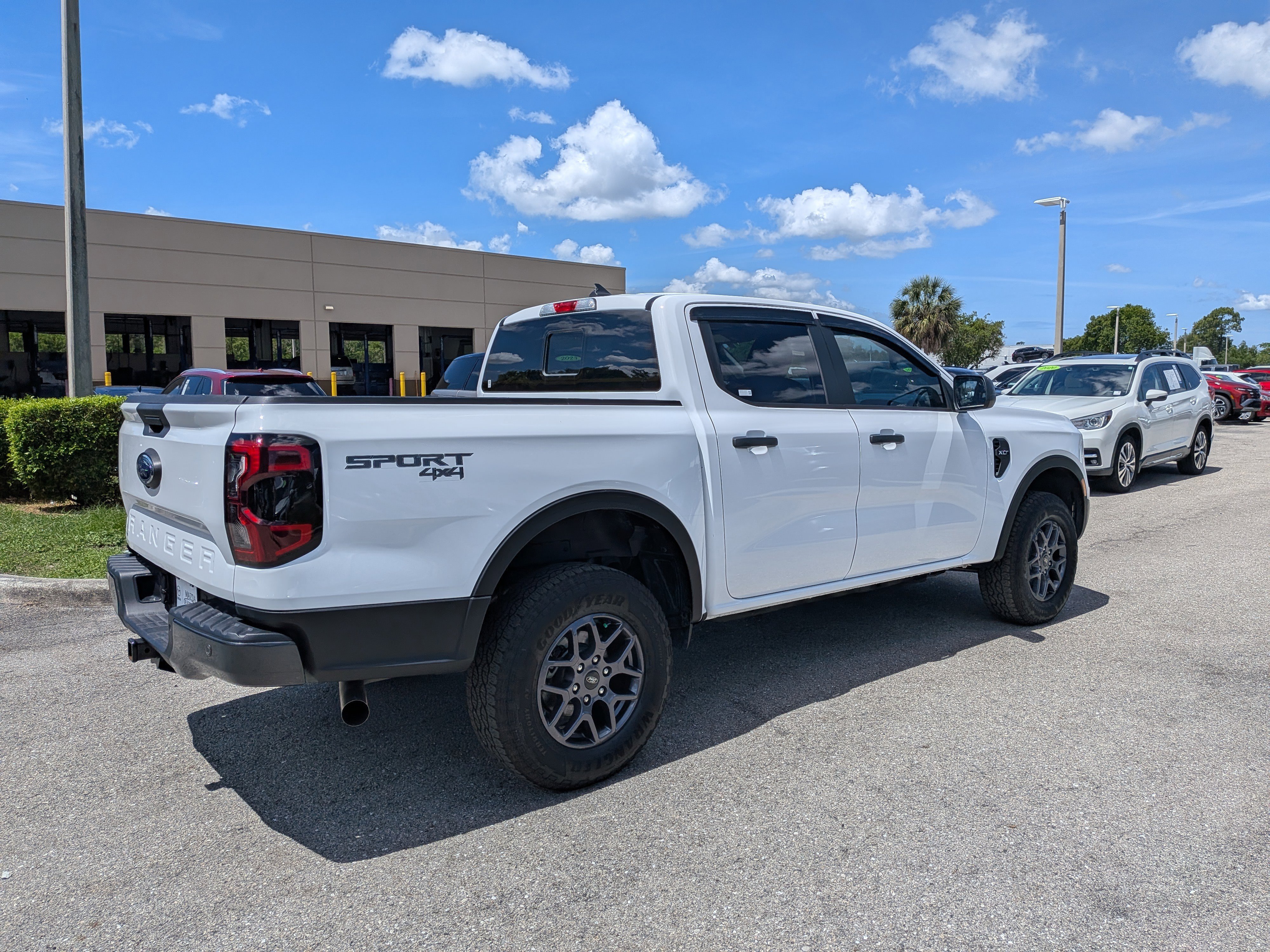 Used 2025 Ford Ranger XLT w/ Trailer Tow Package AWD/4WD image 4