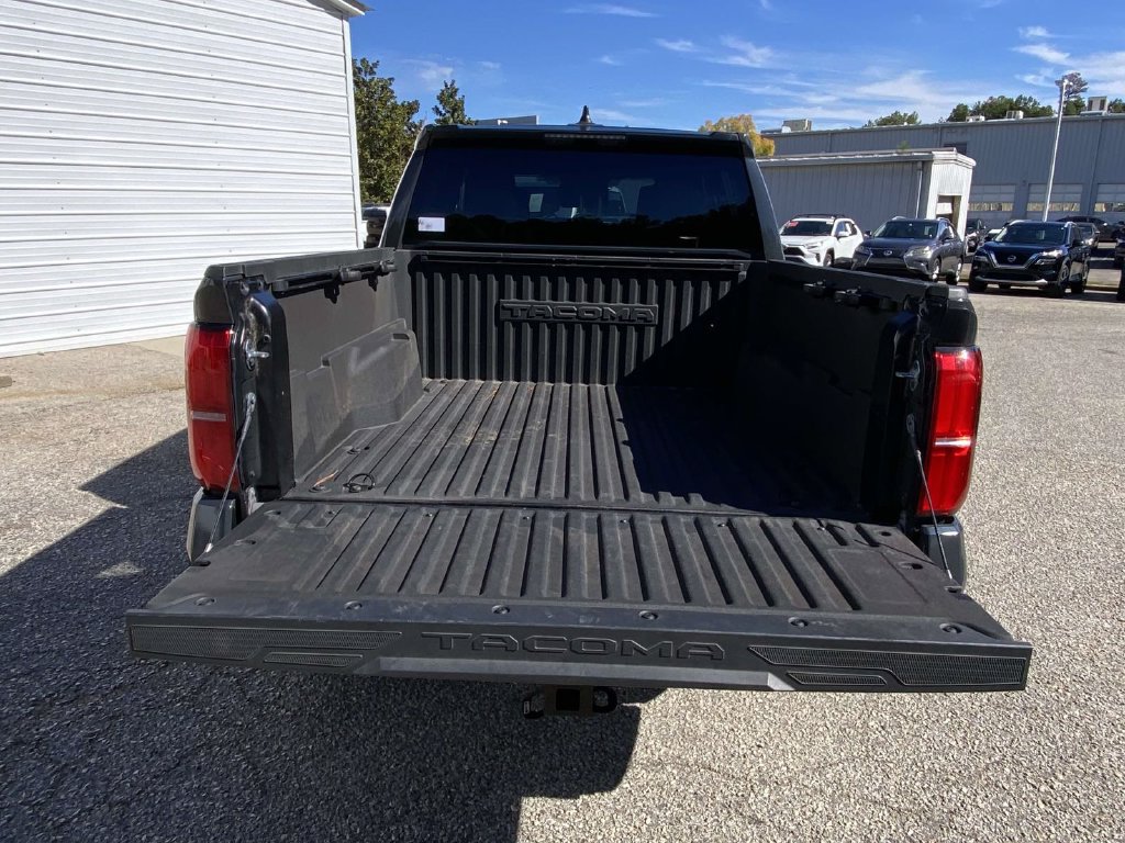 Used 2024 Toyota Tacoma SR5 AWD/4WD image 8