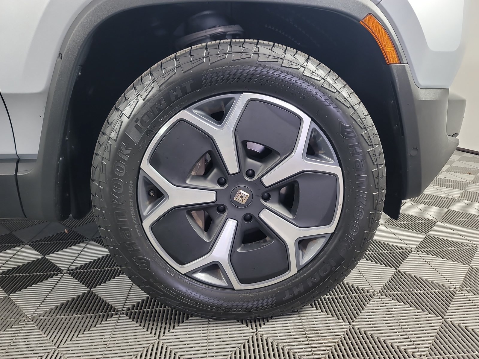 Used 2023 Rivian R1T Adventure Dual AWD/4WD image 11