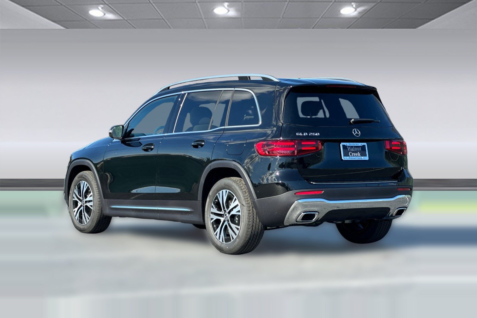 New 2026 Mercedes-Benz GLB 250 image 3