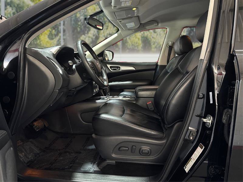 Used 2018 Nissan Pathfinder SL w/ Midnight Edition Package FWD image 9