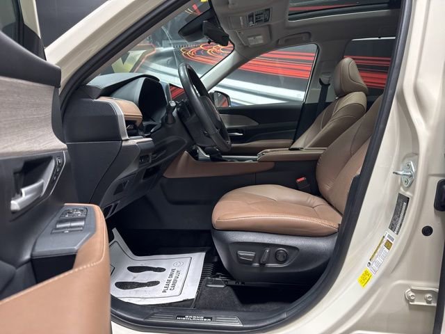 Used 2024 Toyota Grand Highlander Platinum image 5