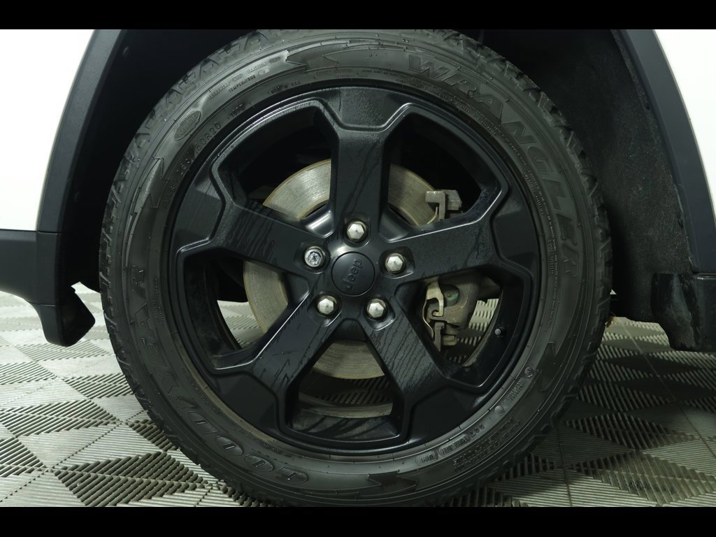 Used 2021 Jeep Grand Cherokee Freedom Edition image 6