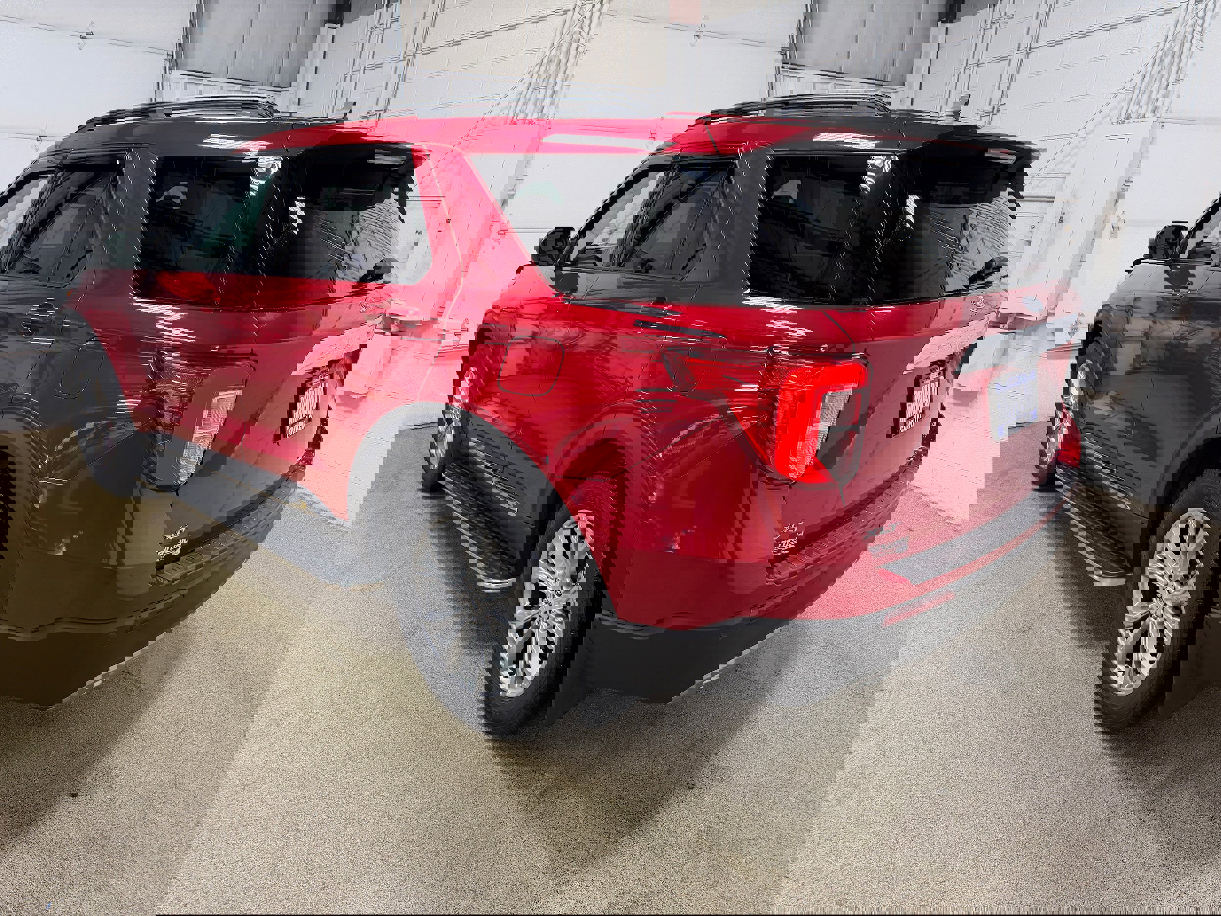 Certified 2021 Ford Explorer XLT w/ Equipment Group 202A image 6