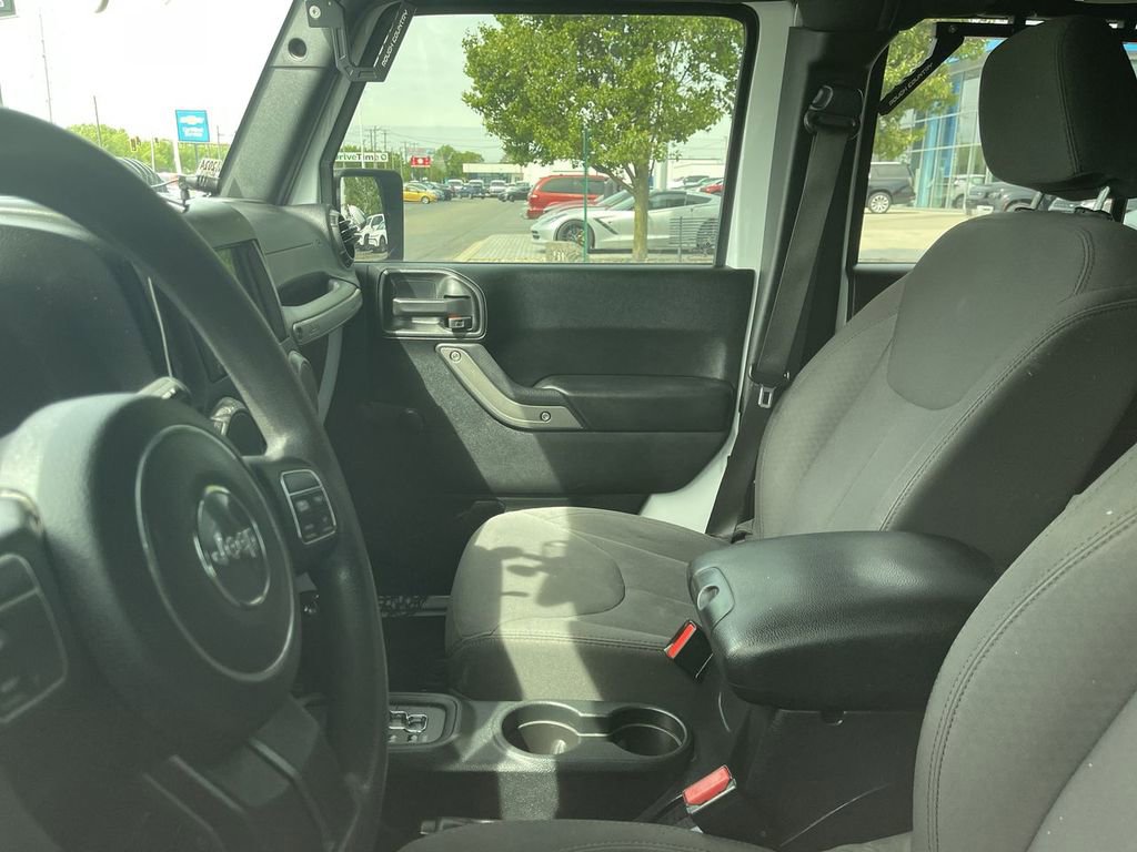 Used 2017 Jeep Wrangler Unlimited Sport AWD/4WD image 4
