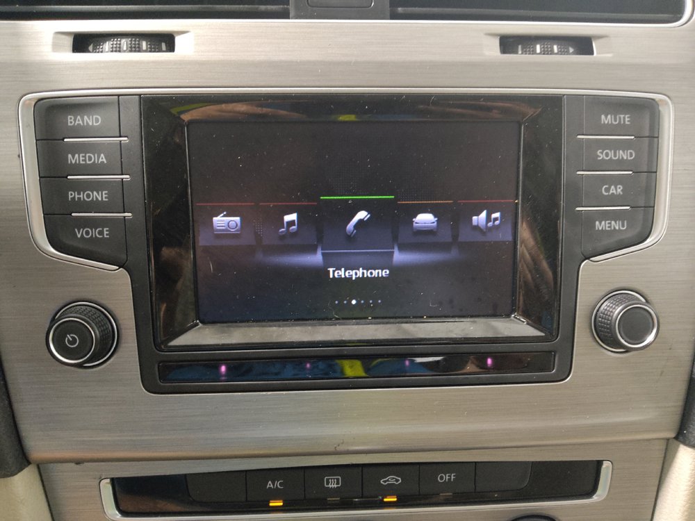 Used 2015 Volkswagen Golf S FWD image 25