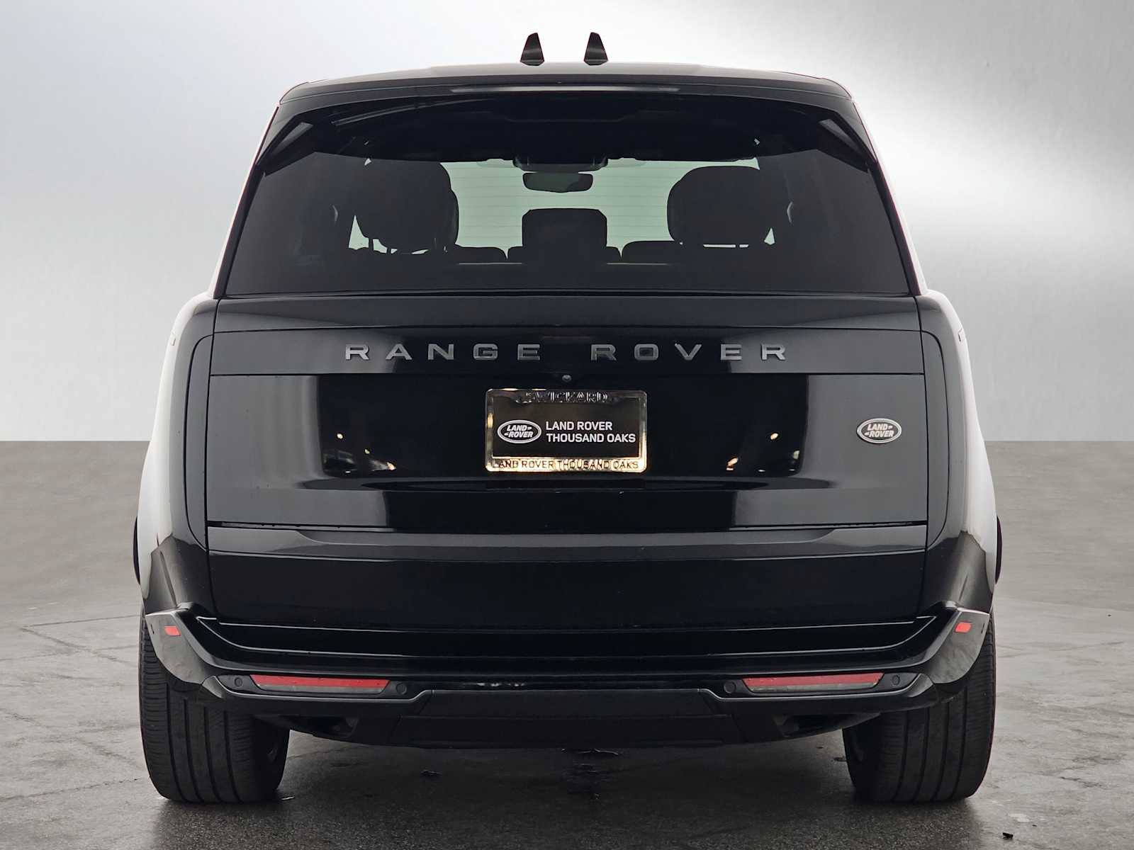 Used 2023 Land Rover Range Rover SE AWD/4WD image 4
