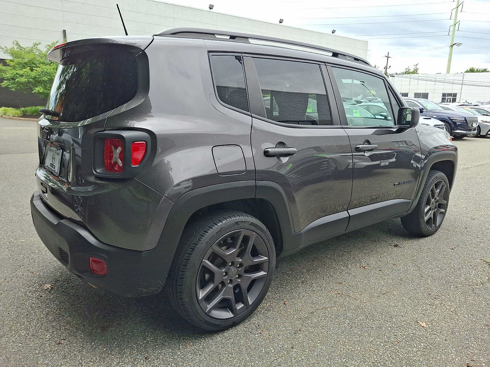 Used 2021 Jeep Renegade Latitude AWD/4WD image 4