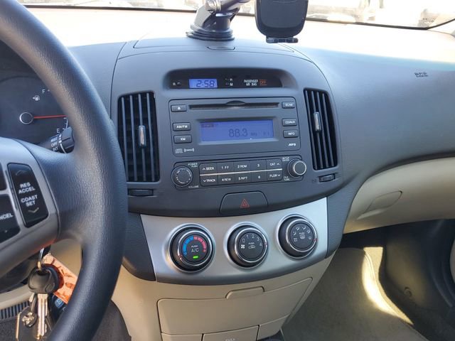 Used 2010 Hyundai Elantra GLS image 21