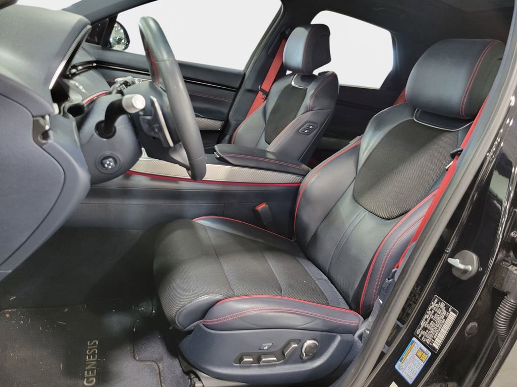 Used 2022 Genesis GV70 3.5T Sport image 17