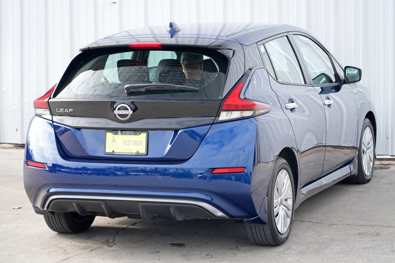 Used 2025 Nissan Leaf S image 44