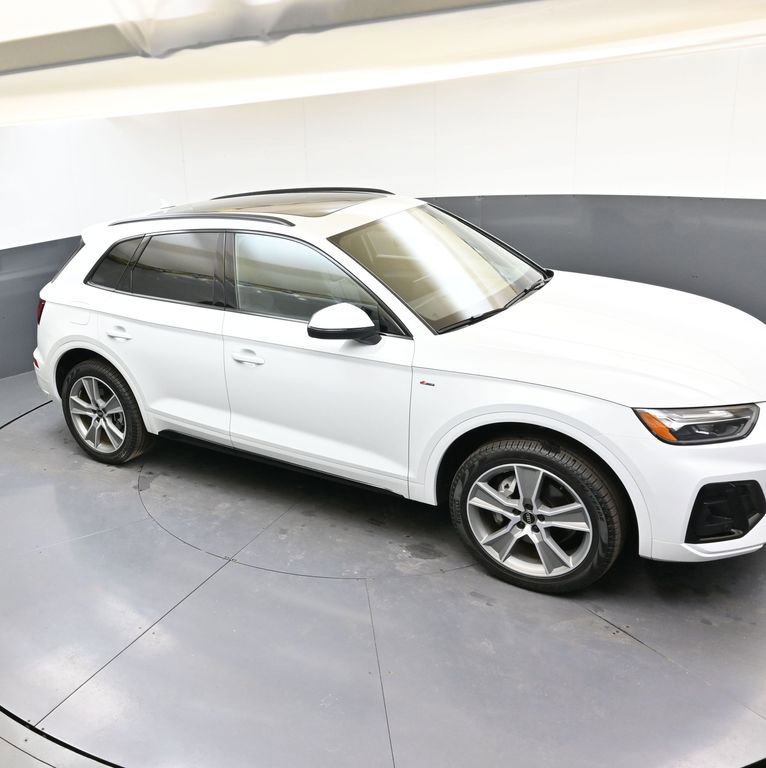 Certified 2025 Audi Q5 2.0T Premium w/ Convenience Plus Package image 53