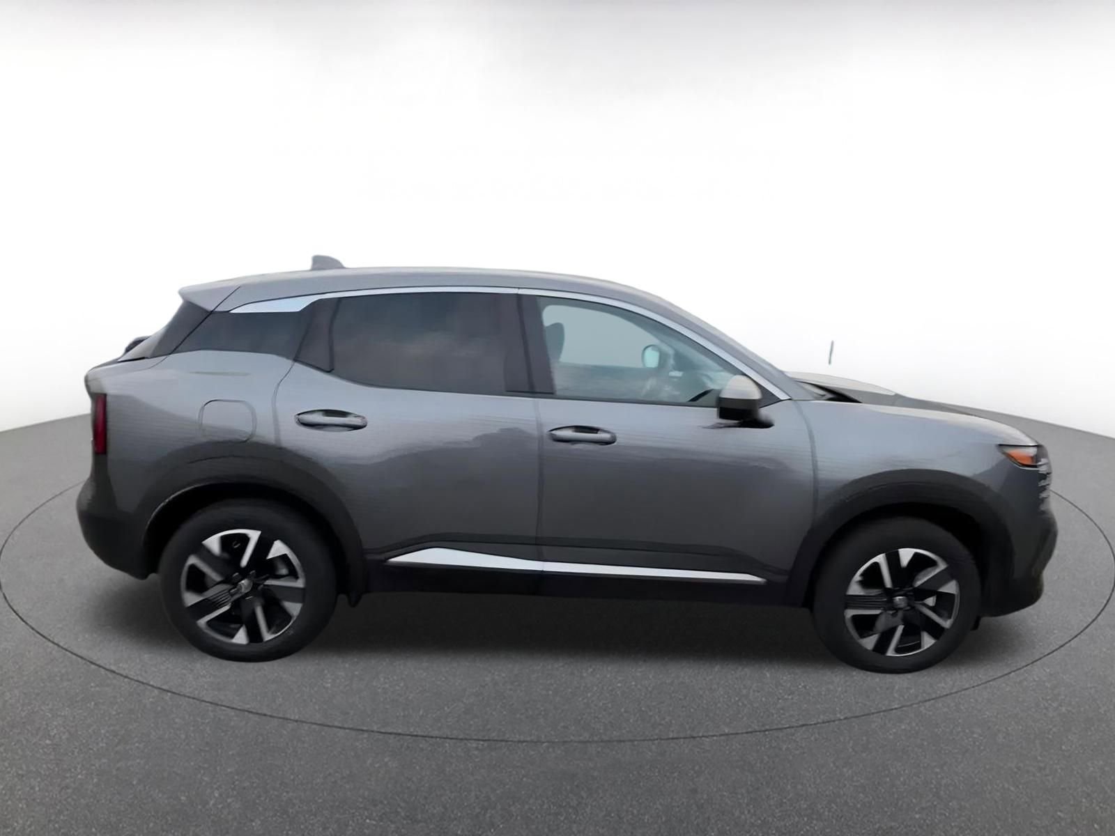 Used 2025 Nissan Kicks SV image 15