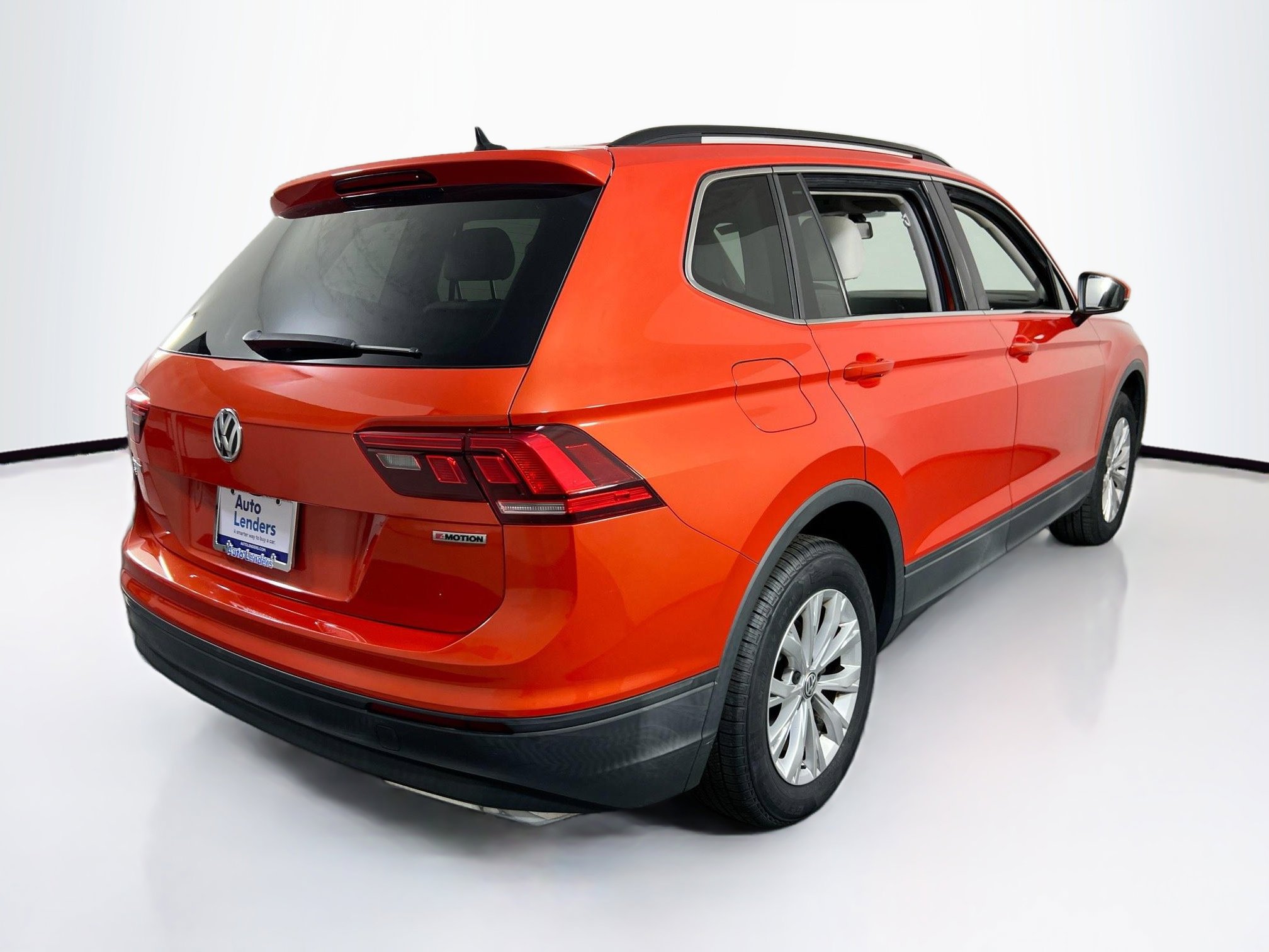 Used 2019 Volkswagen Tiguan SE w/ Panoramic Sunroof Package AWD/4WD image 5