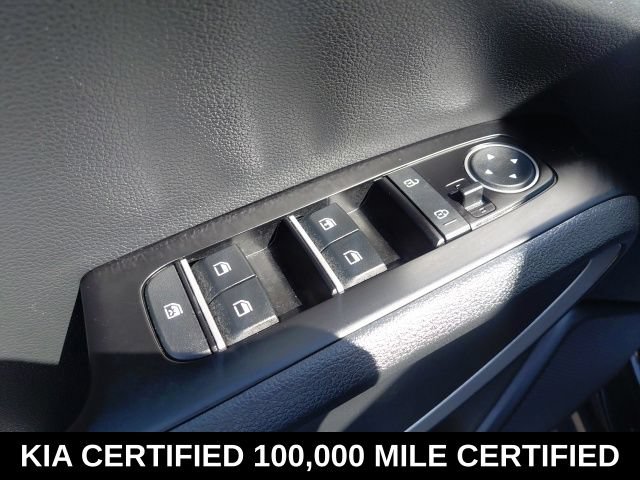 Certified 2025 Kia Soul LX FWD image 18
