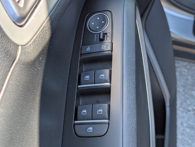 Used 2025 Kia Soul LX w/ LX Technology Package FWD image 16
