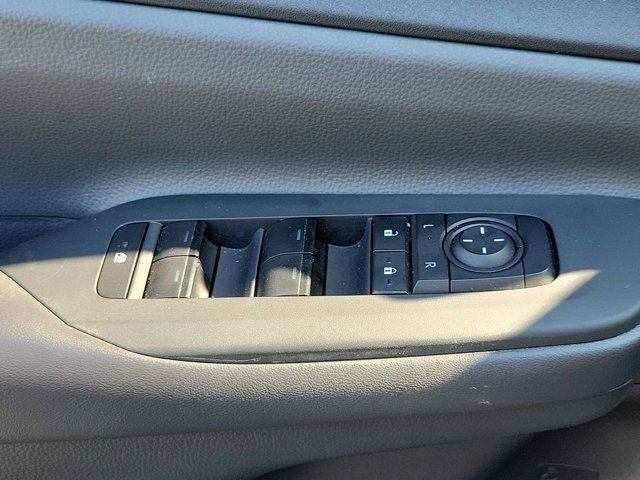 Used 2024 Toyota Prius LE image 29