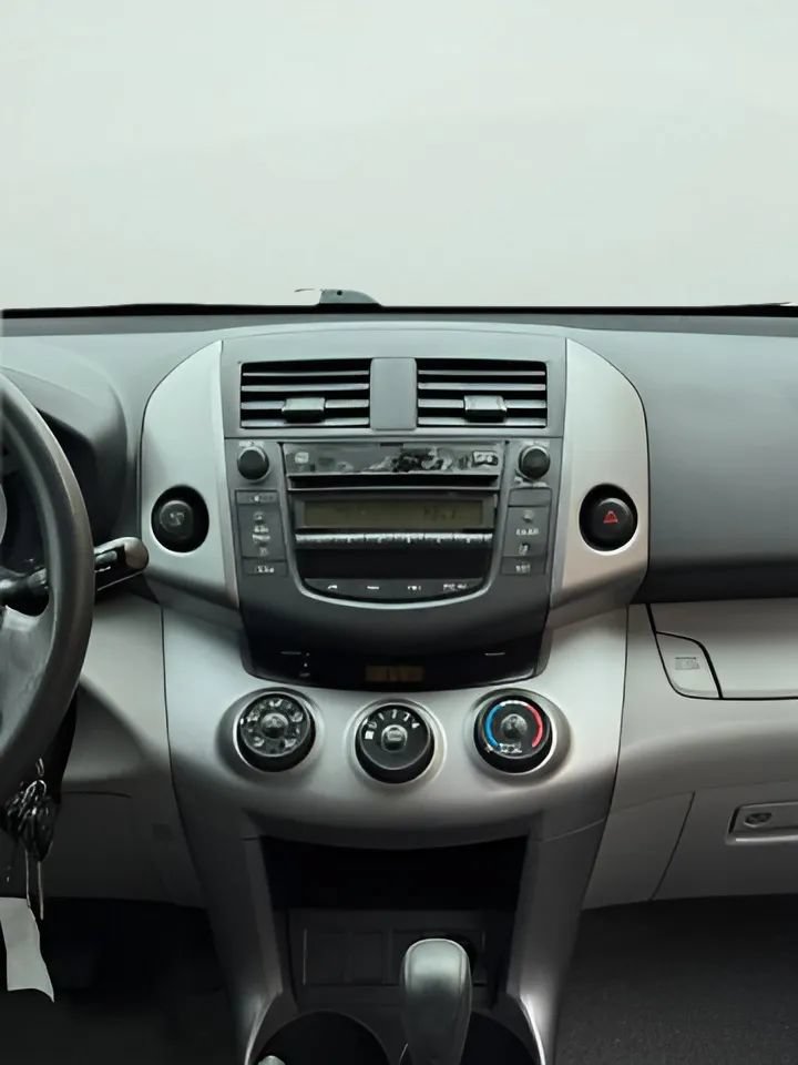 Used 2007 Toyota RAV4 2WD image 24