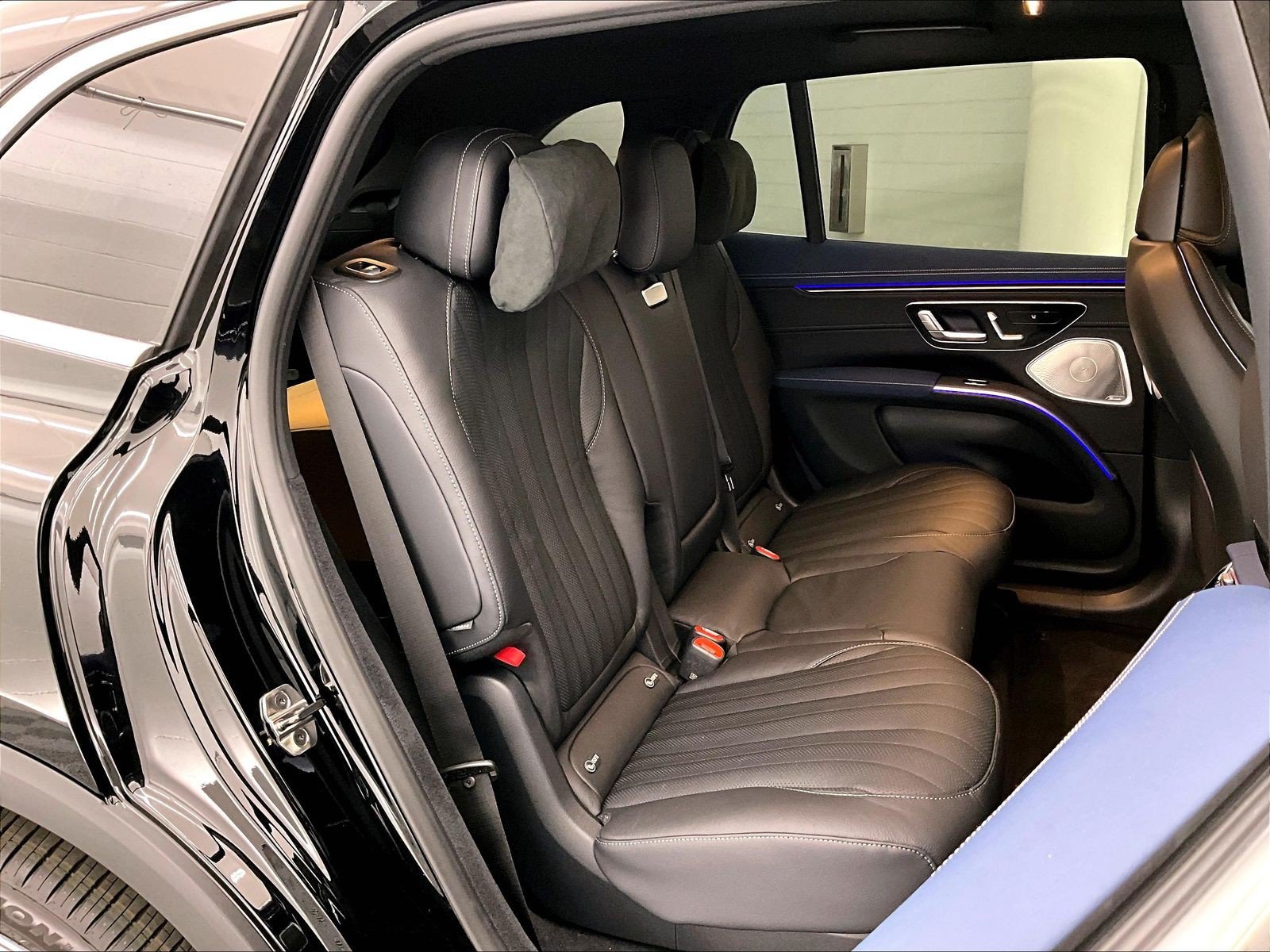 New 2026 Mercedes-Benz EQS 400 4MATIC SUV image 14