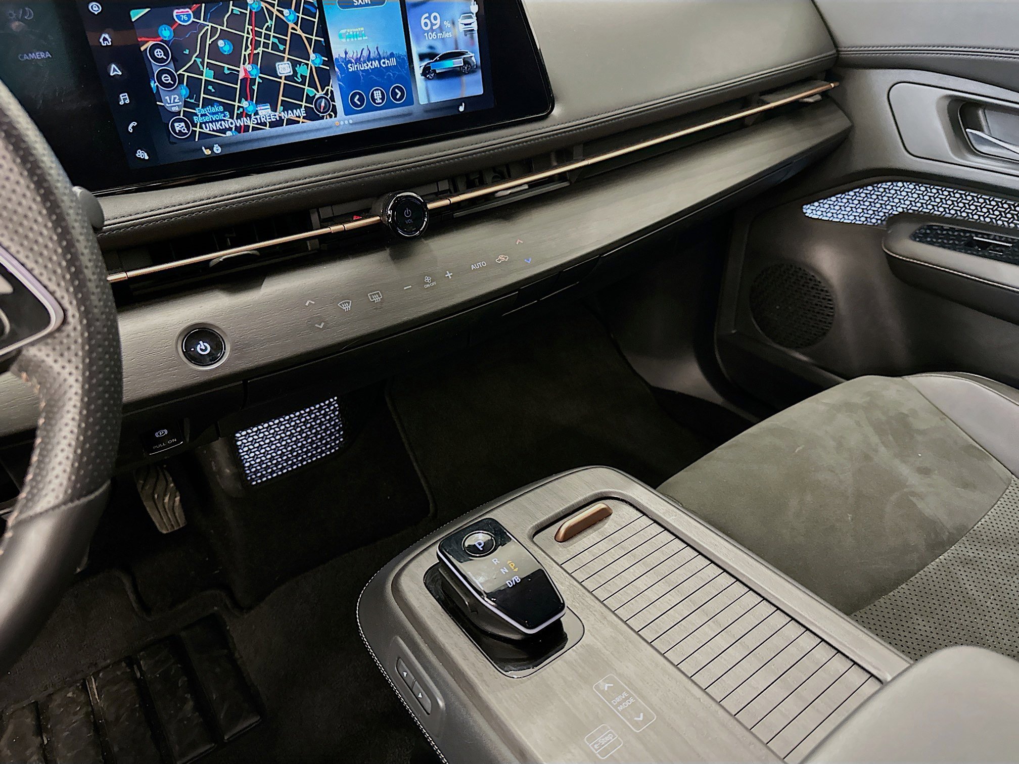 Used 2023 Nissan Ariya AWD image 26