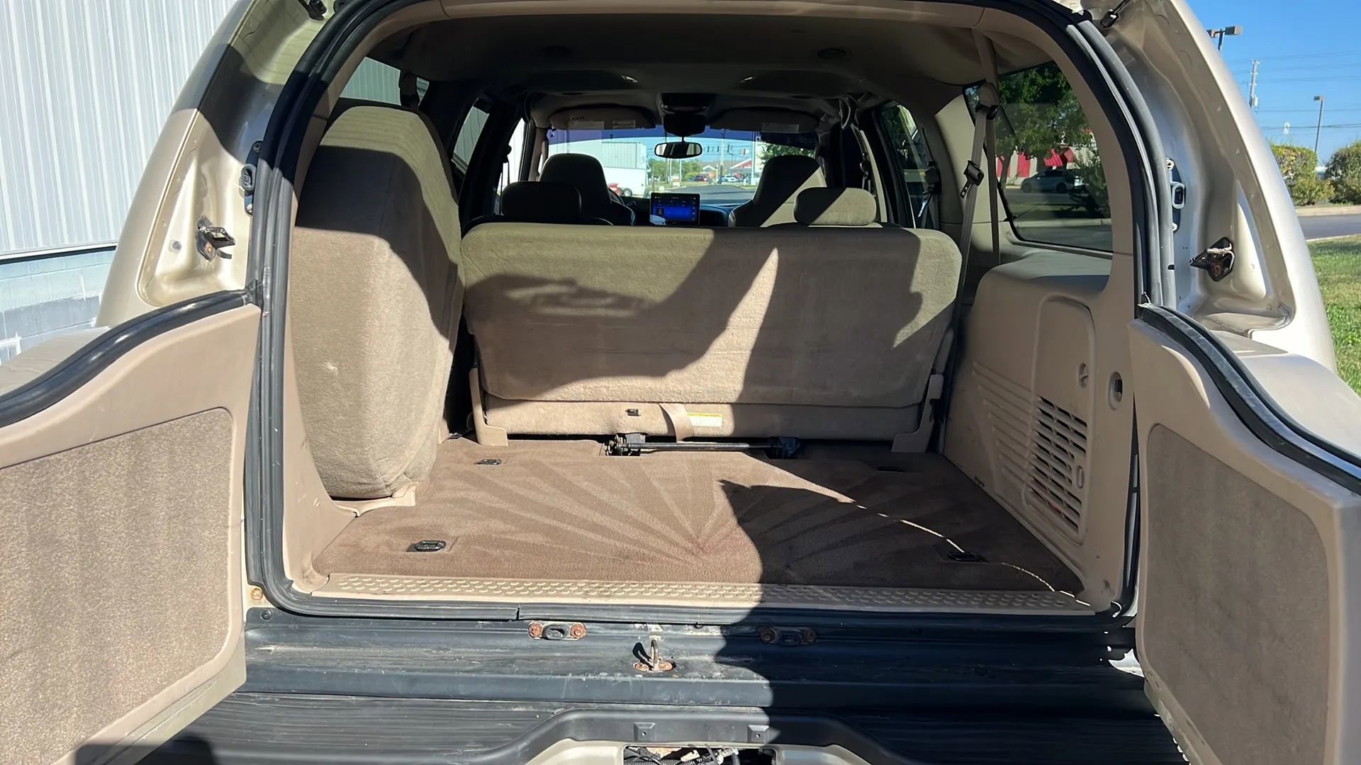 Used 2004 Ford Excursion Limited image 15