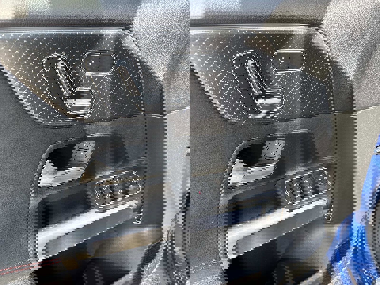 Used 2025 Mercedes-Benz GLB 250 image 20