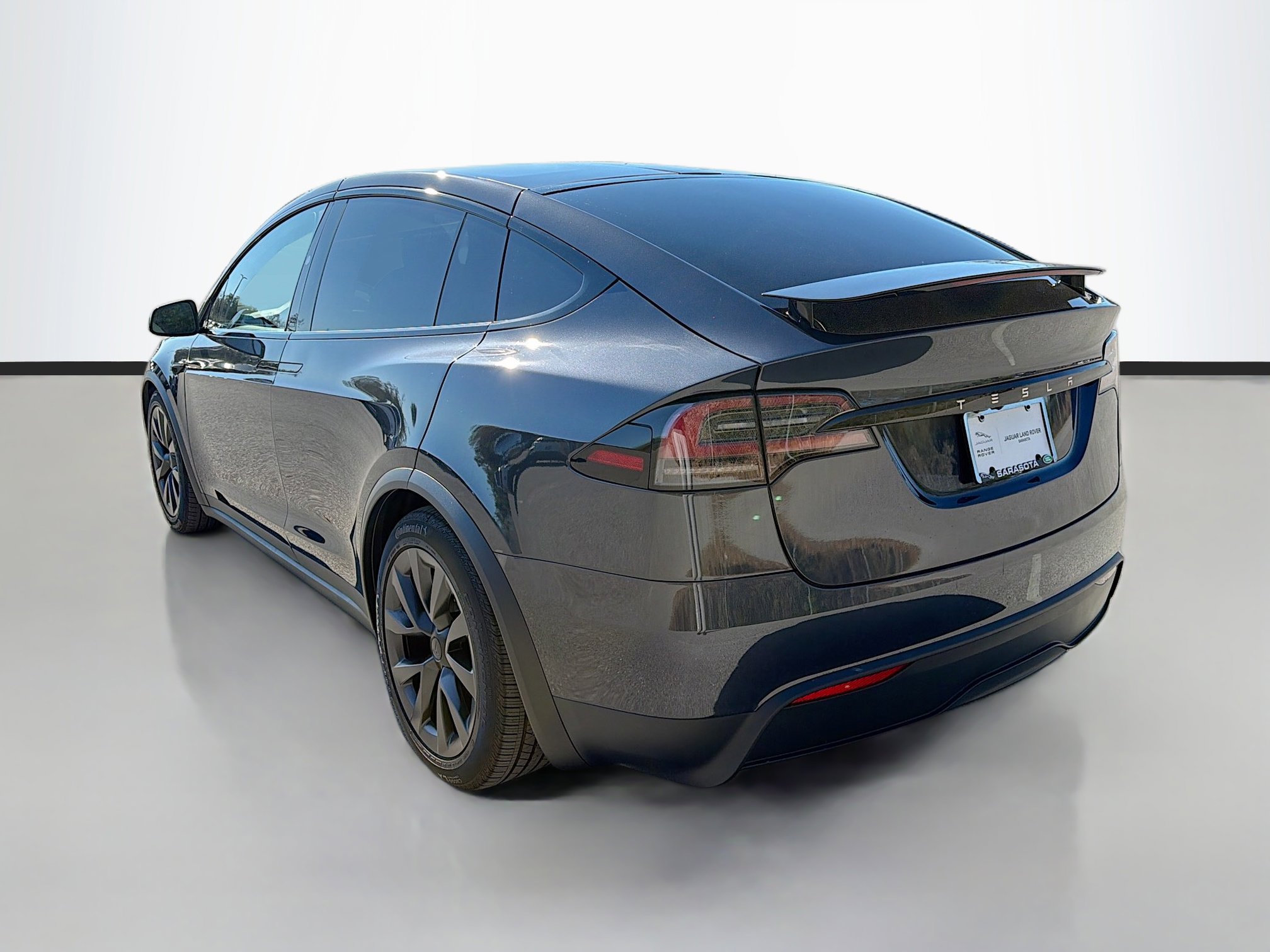 Used 2024 Tesla Model X image 3