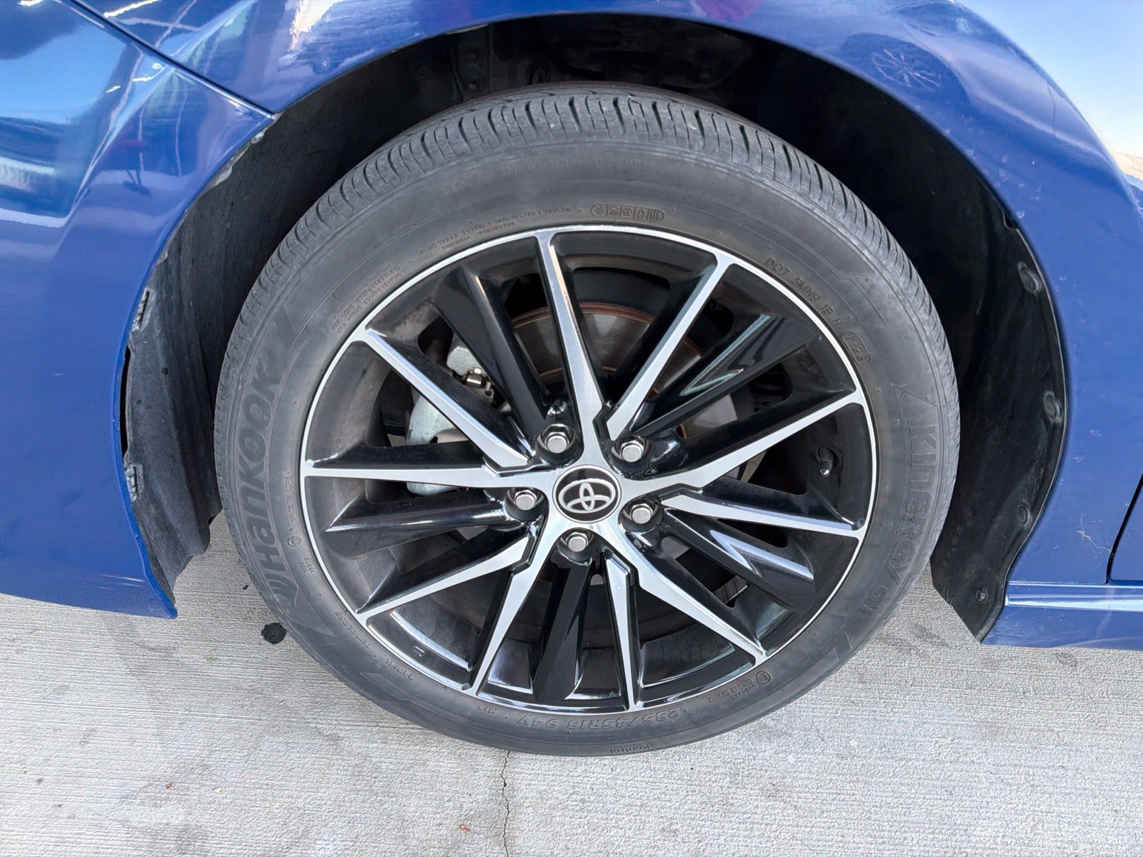 Used 2024 Toyota Camry SE FWD image 2