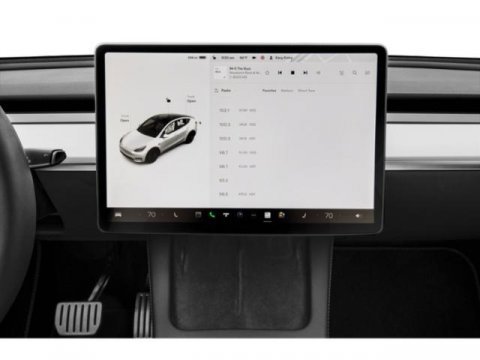 Used 2021 Tesla Model Y Long Range image 10