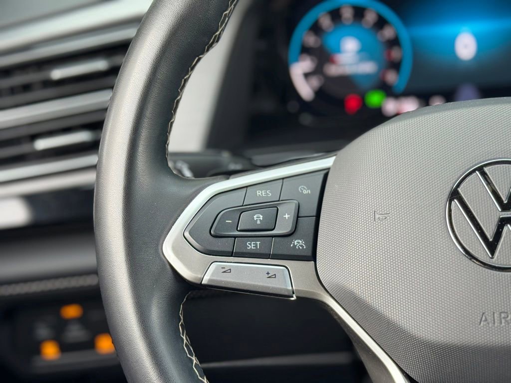 Used 2024 Volkswagen Atlas Cross Sport SE image 16