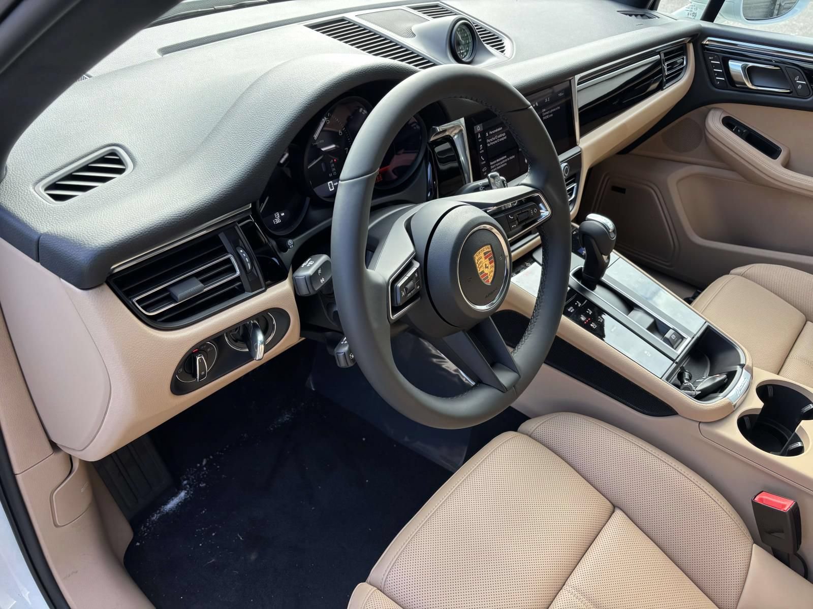 New 2026 Porsche Macan AWD/4WD image 25