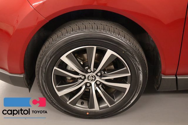 Certified 2021 Toyota Venza LE w/ Carpet Mat Package (TMS) AWD/4WD image 8