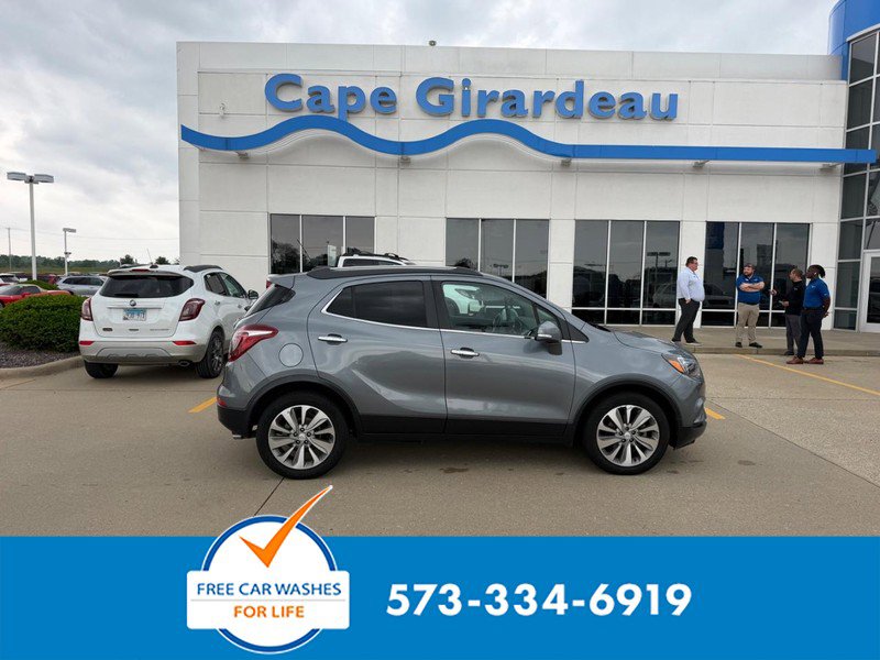 Used 2019 Buick Encore Preferred FWD image 1