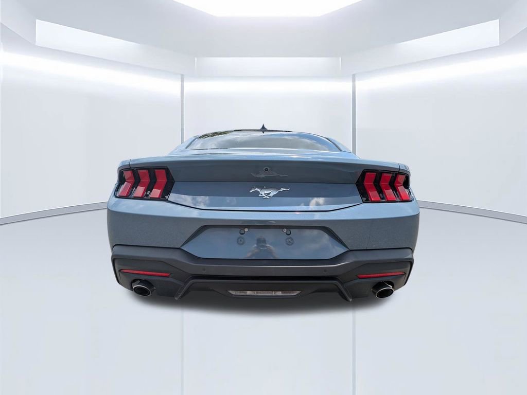 Used 2024 Ford Mustang Coupe RWD image 5