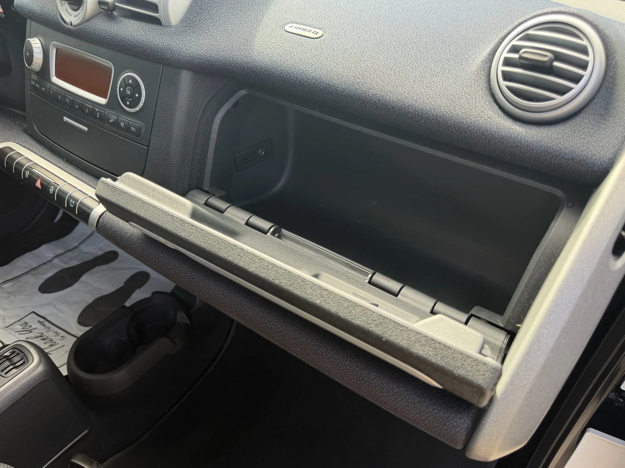 Used 2015 smart fortwo passion image 25