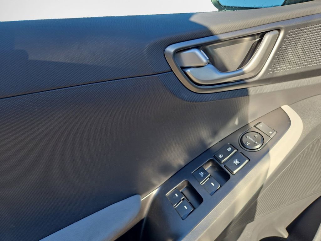 Used 2022 Hyundai Ioniq SE image 14