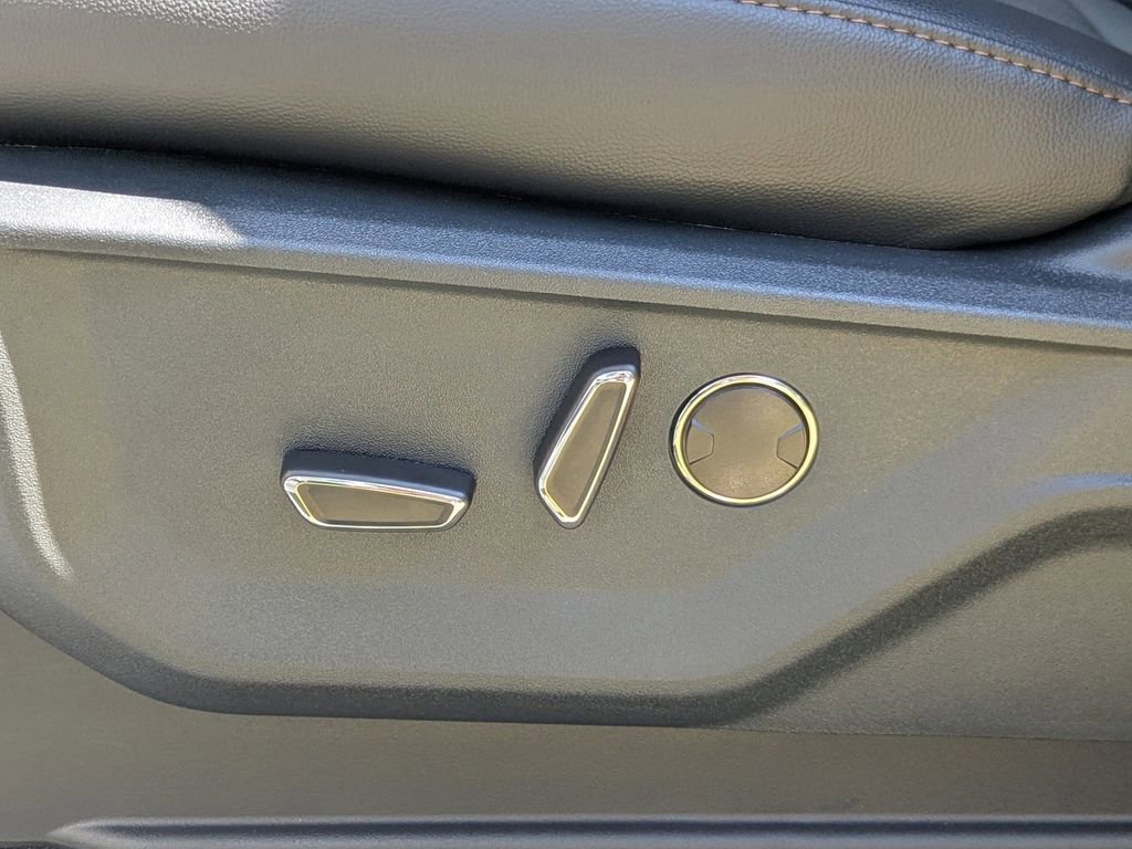 New 2025 Ford F150 Lariat w/ Equipment Group 502A High image 26