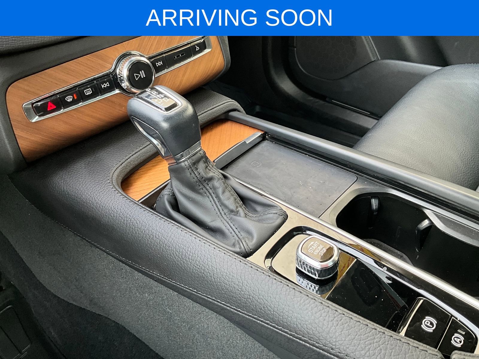 Certified 2022 Volvo XC90 T6 Momentum w/ Advanced Package image 28