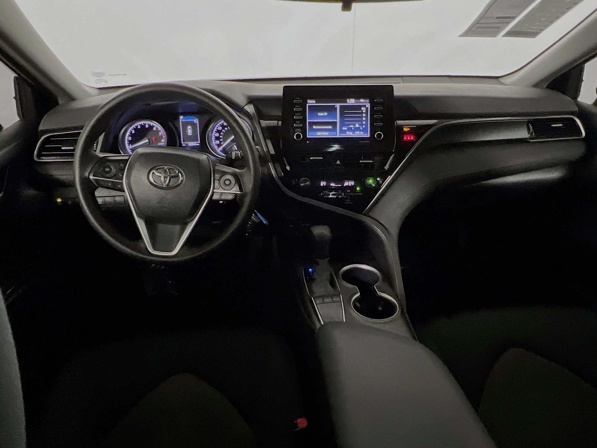 Used 2022 Toyota Camry LE image 29