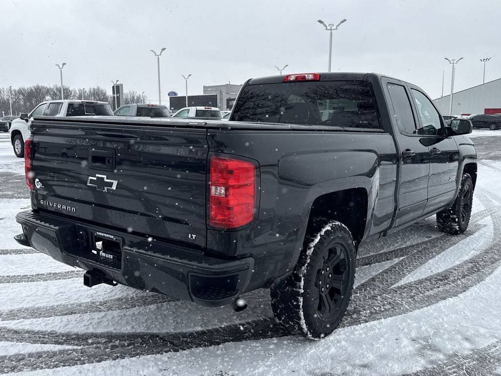 Used 2017 Chevrolet Silverado 1500 LT w/ Midnight Edition image 8