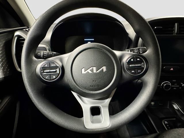 Used 2023 Kia Soul LX w/ LX Technology Package image 11