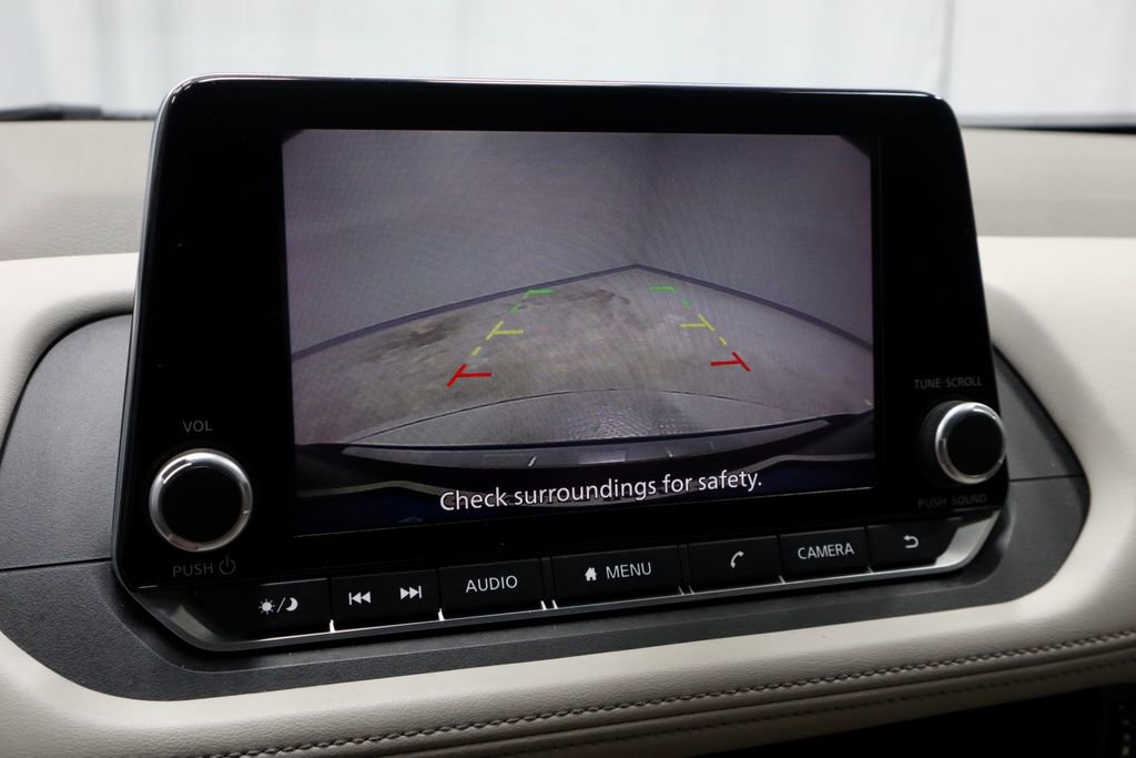 Certified 2023 Nissan Rogue SV image 2